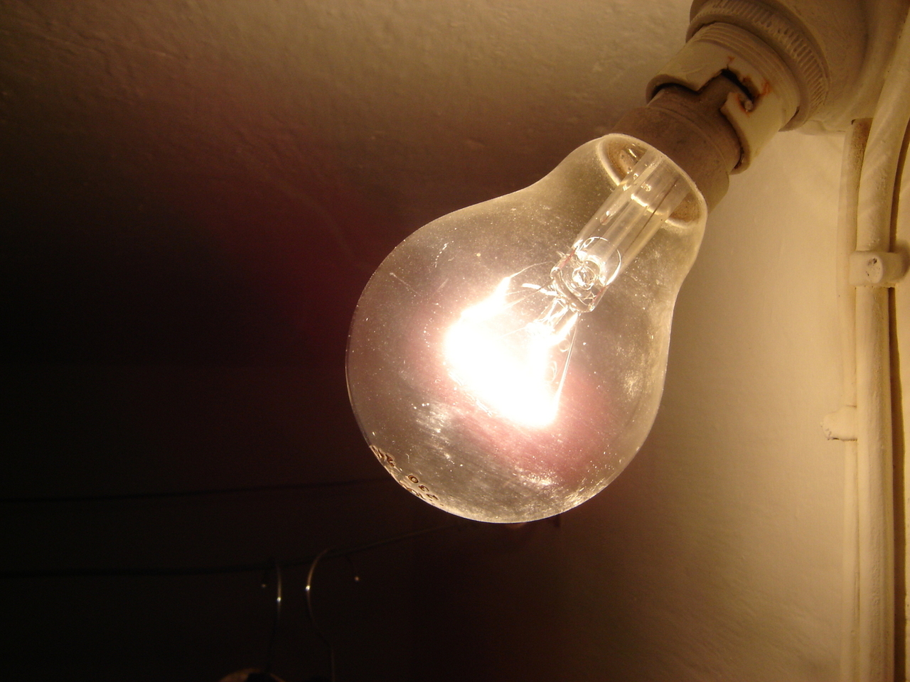 light-bulb-1420434-1280x960