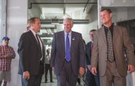 New Kansas City coworking studio draws Gov. Jay Nixon