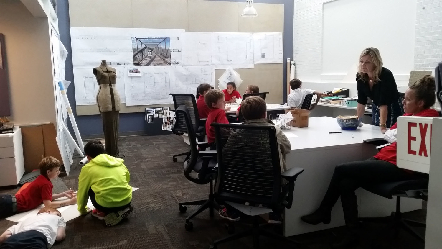 Students bump shoulders with architects at STEAM Studio