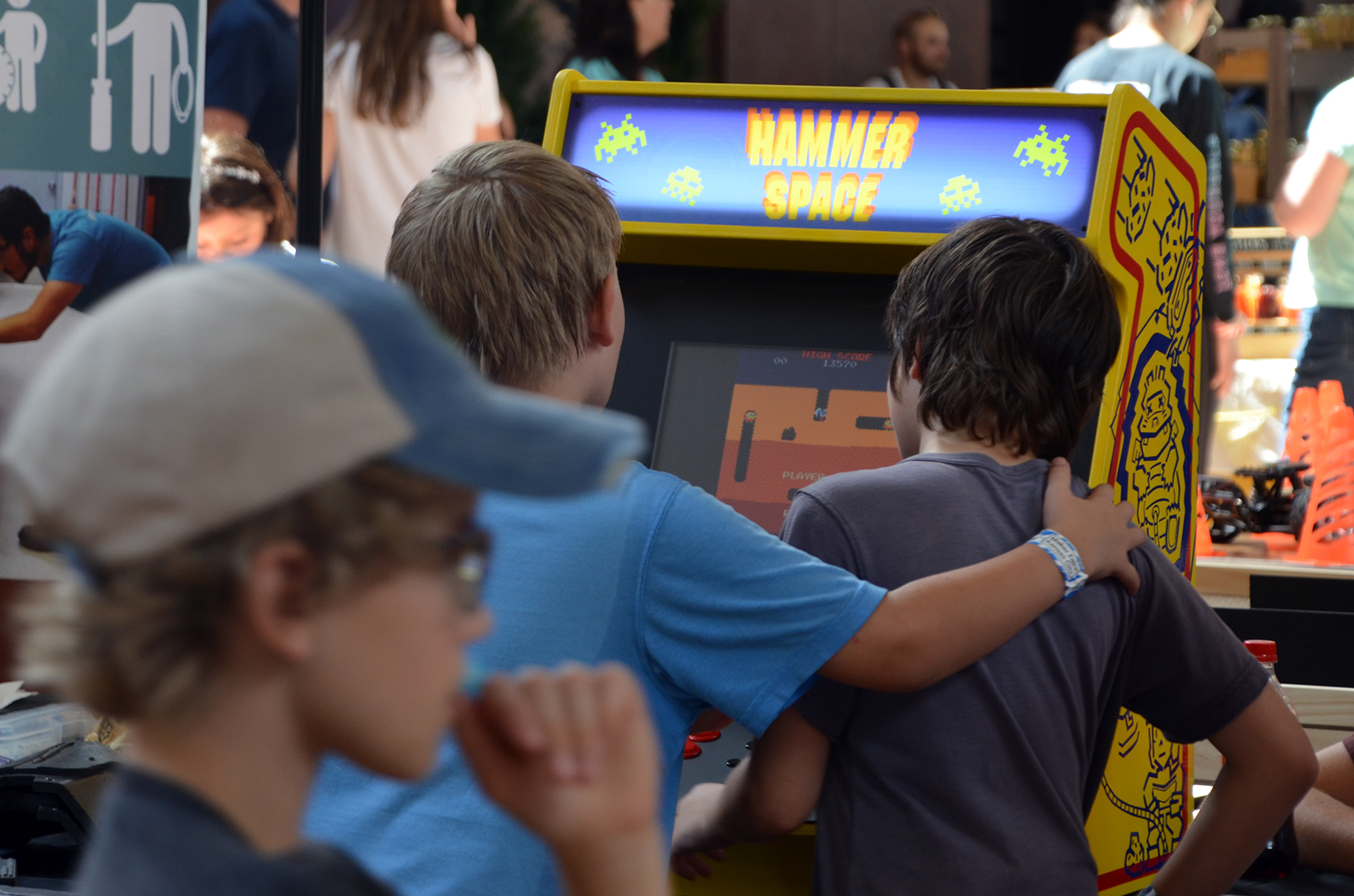 Custom retro arcade gaming consoles take Hammerspace down