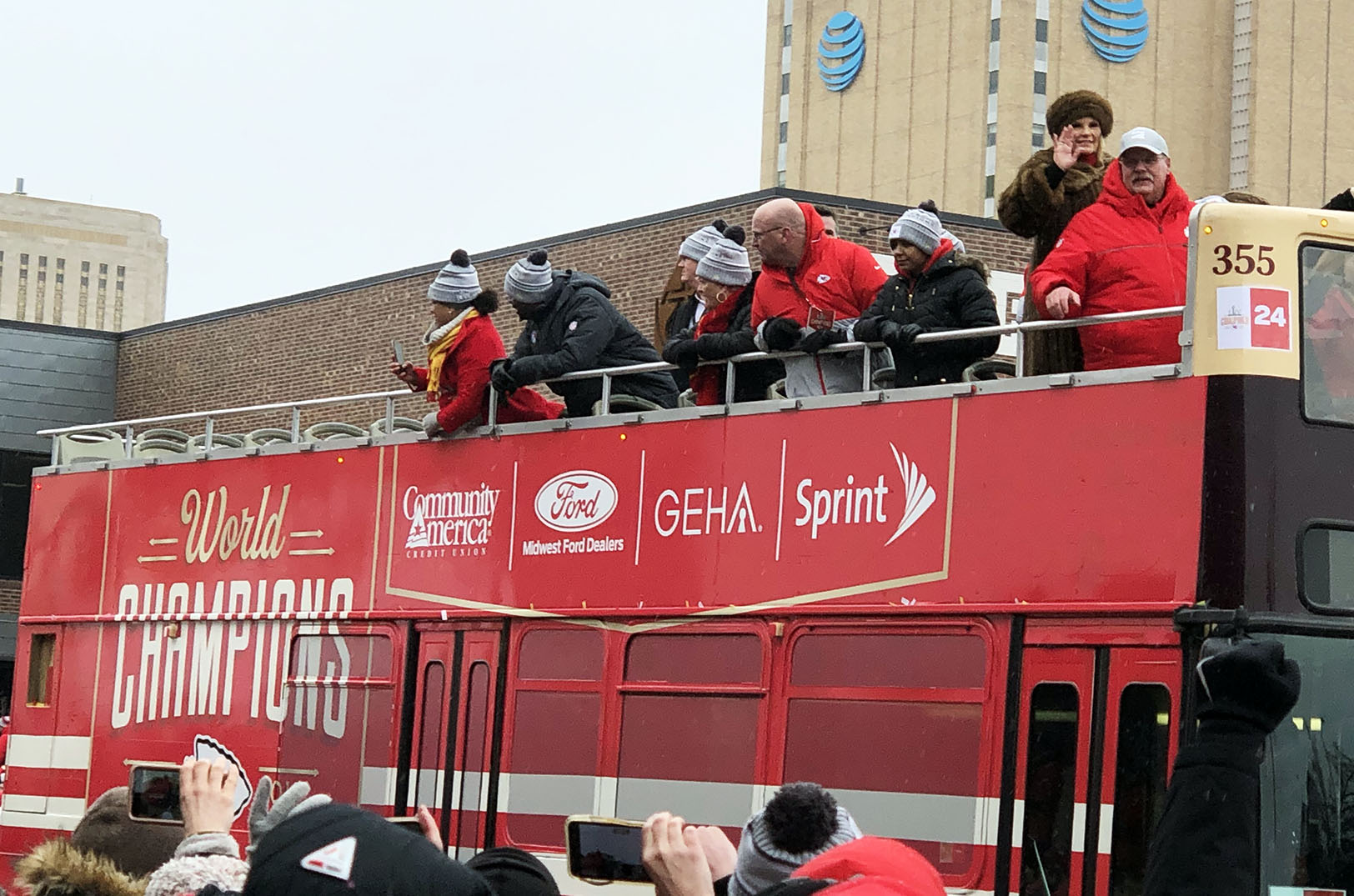 How many fans packed parade route for Chiefs? Crowd counting a