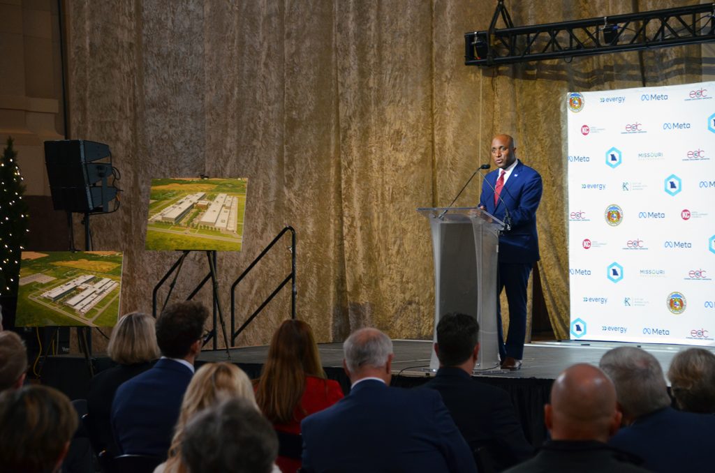 KCMO Mayor Quinton Lucas speaks at Union Station during the announcement of Meta&#039;s new $800 million data center in Kansas City