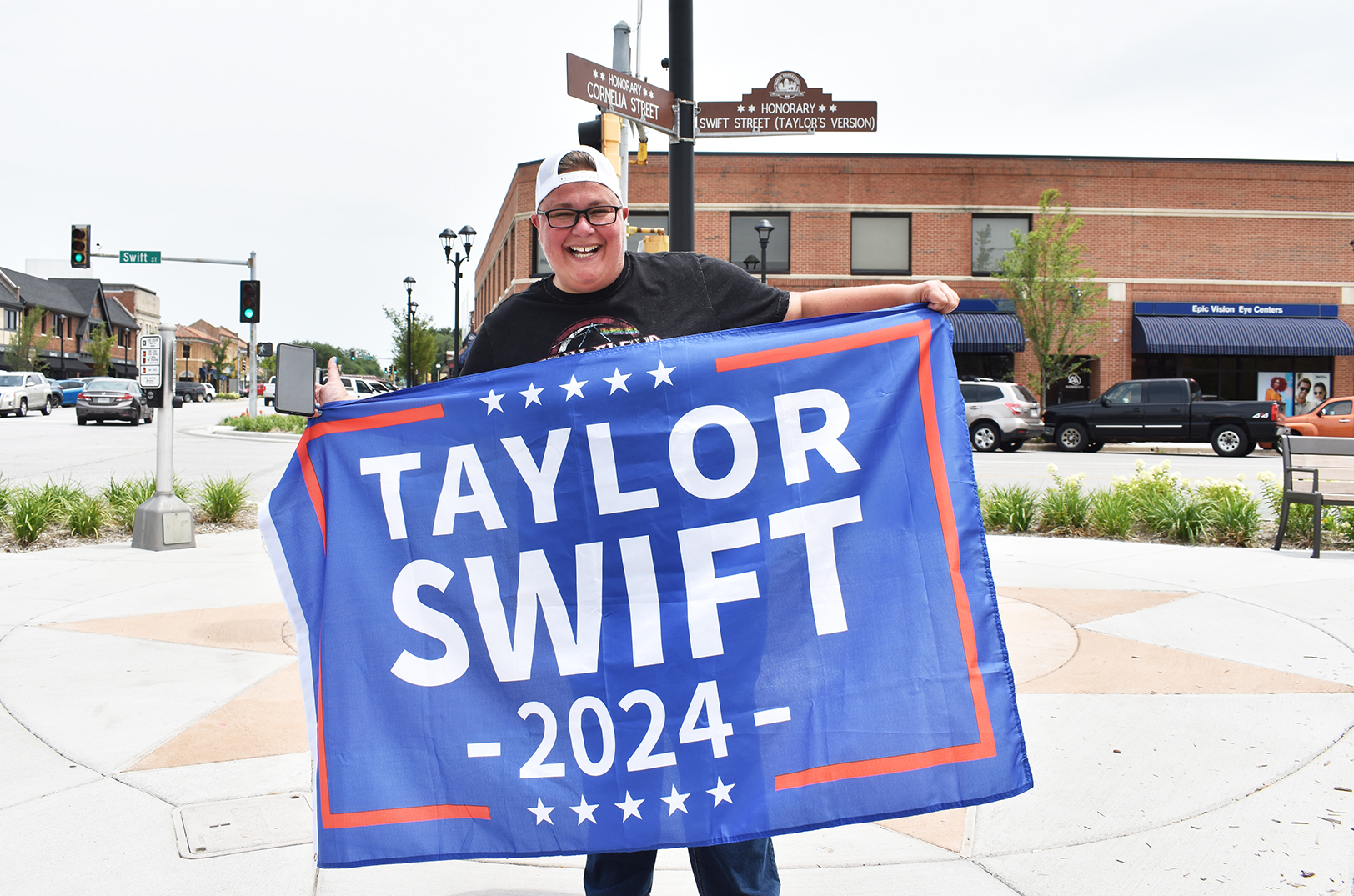 How a ‘City Hall Swiftie committee’ is bringing joy (and business) to NKC as concert tour hits Arrowhead