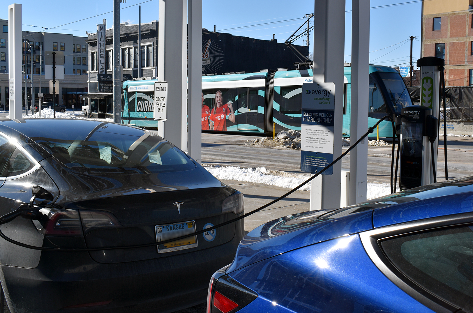 KCMO secures .8M to expand city’s EV charging infrastructure, targeting underinvested neighborhoods