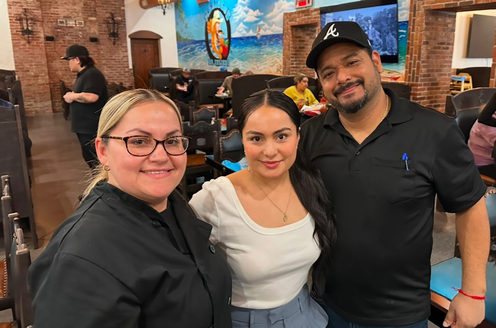 Noelia Olivares had a vision of the sea in KC; her food truck-turned-restaurant serves up the surf