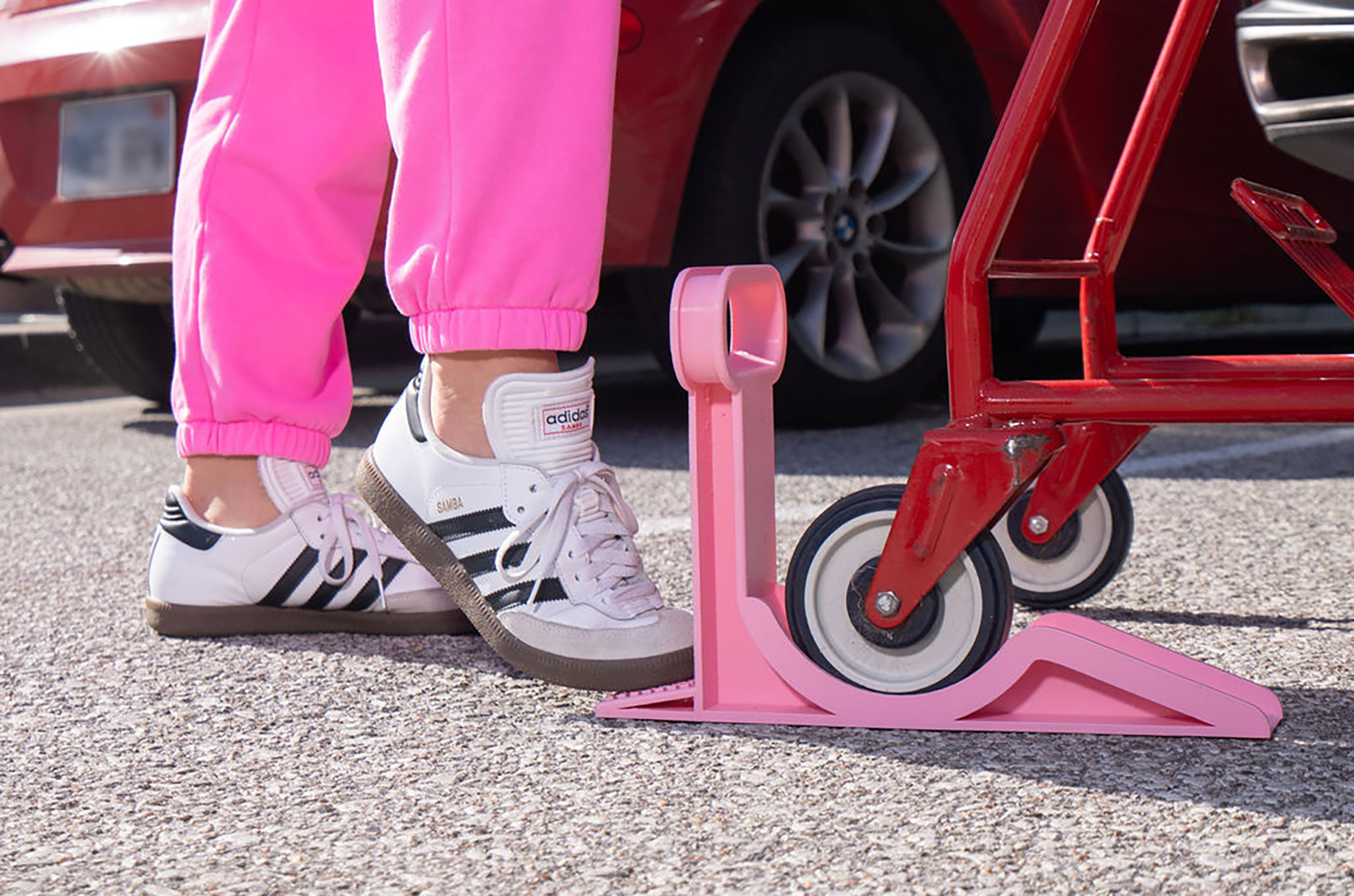 KC mom’s invention secures solution to rollaway parking lot worries: Shopping with KartWheel