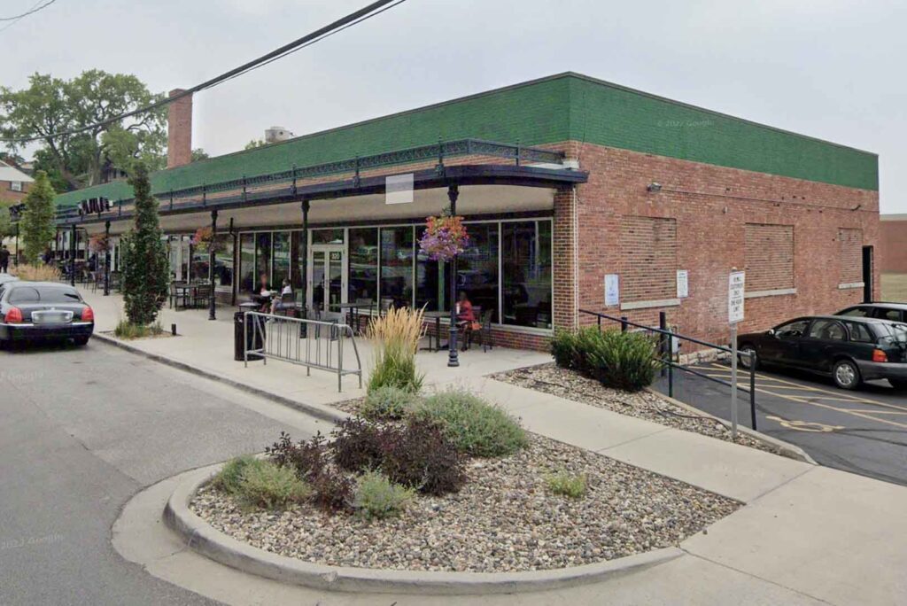 Ding Dong Dogs debuts at KC Streetcar’s mouthwatering last stop