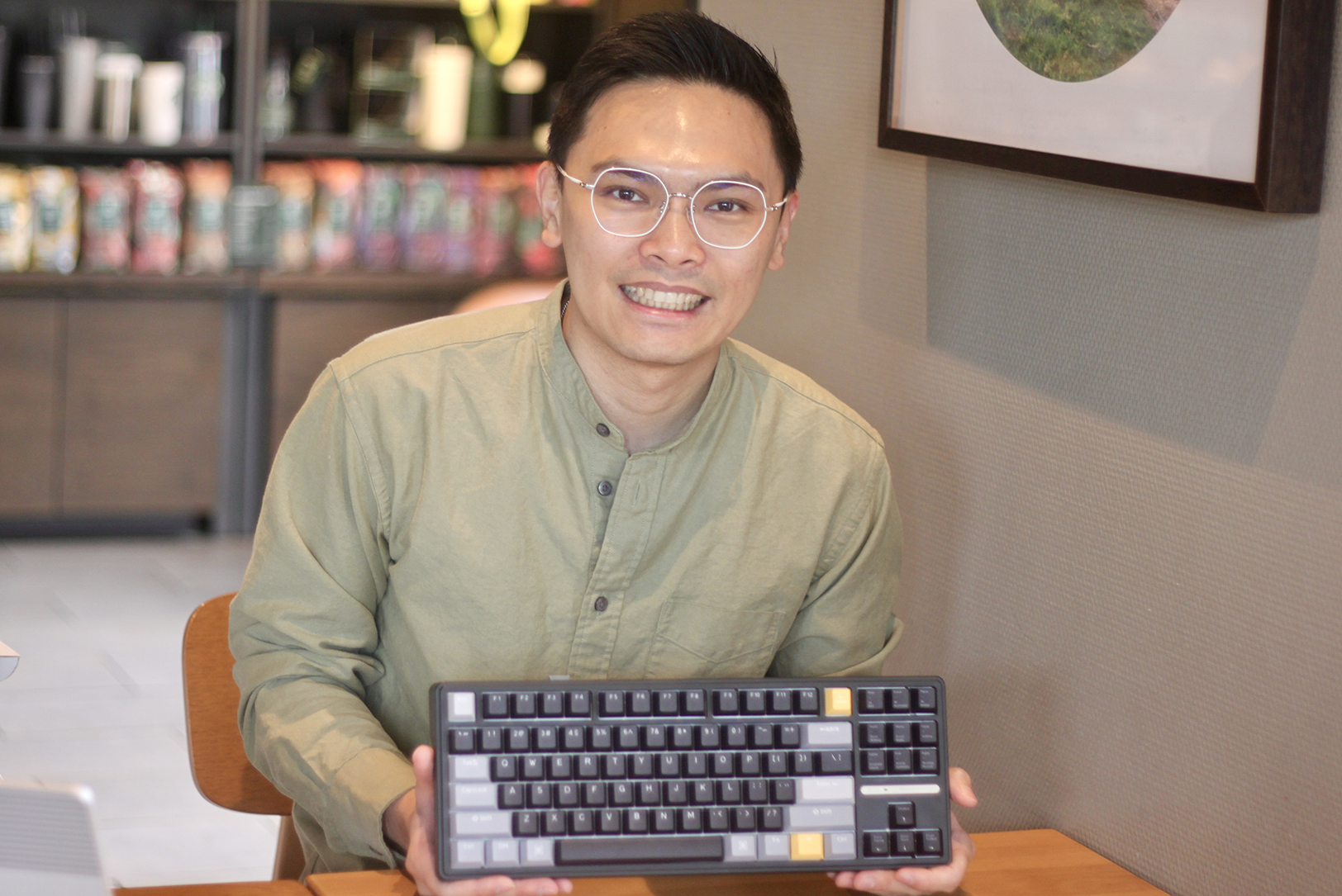 This AI keyboard can write your next email with the push of just one button; its creator says it could revolutionize workplaces