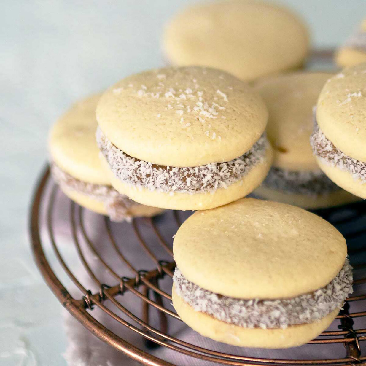 Pan Caliente alfajores de maicena biscuits recipe